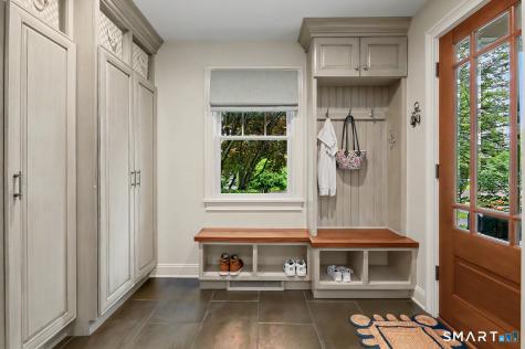 83 Lamplighter Lane Fairfield CT 06825