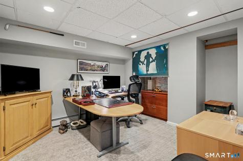 83 Lamplighter Lane Fairfield CT 06825