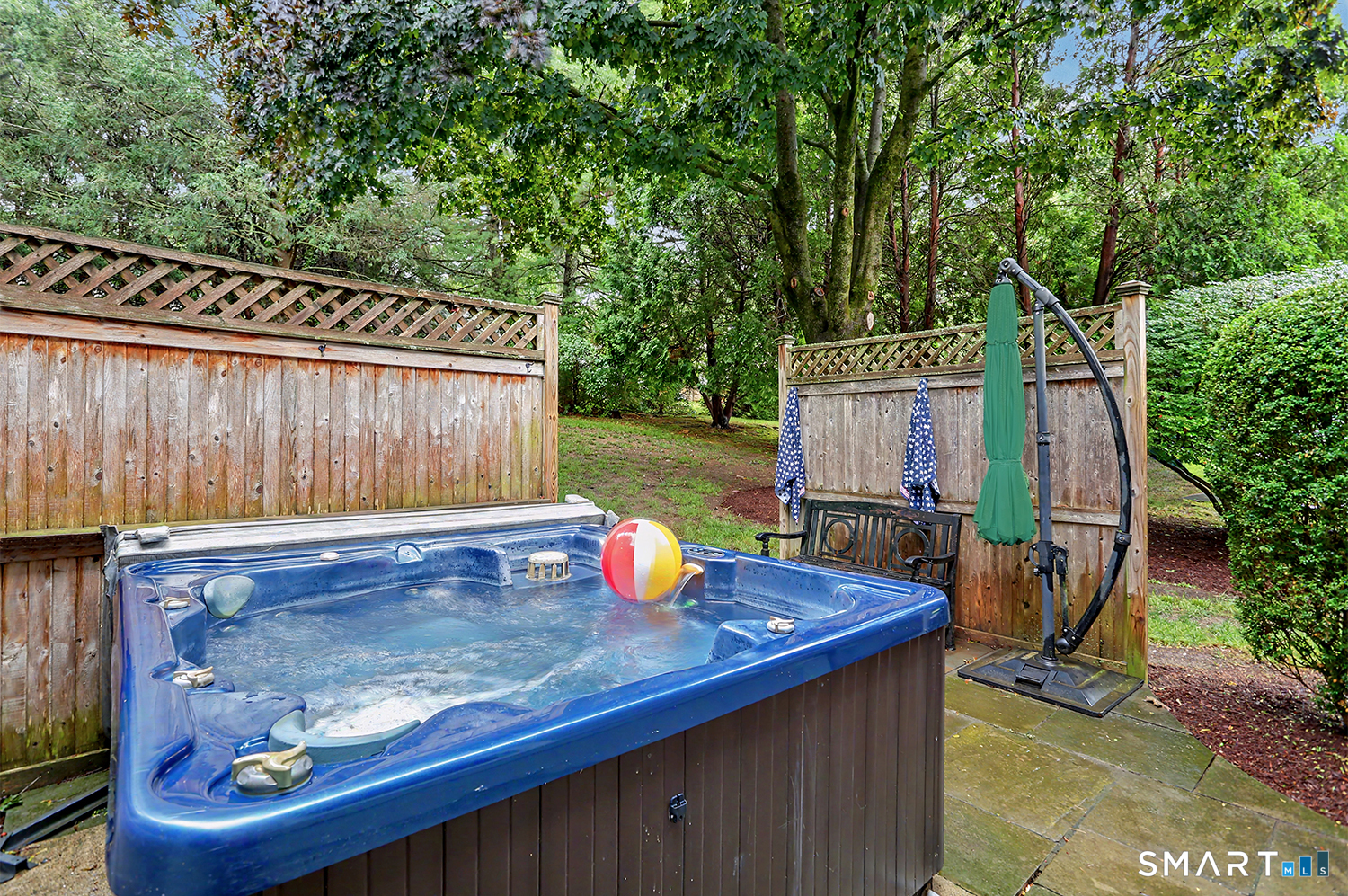 83 Lamplighter Lane Fairfield CT 06825