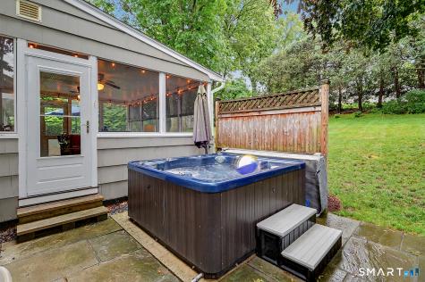 83 Lamplighter Lane Fairfield CT 06825