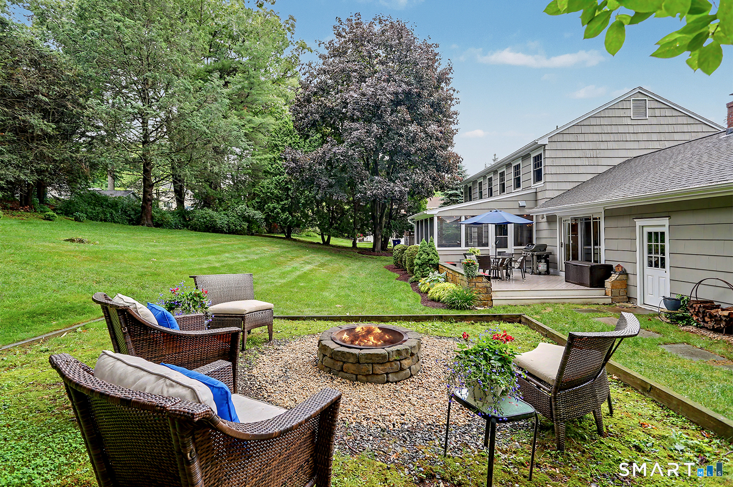 83 Lamplighter Lane Fairfield CT 06825