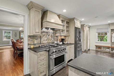 83 Lamplighter Lane Fairfield CT 06825