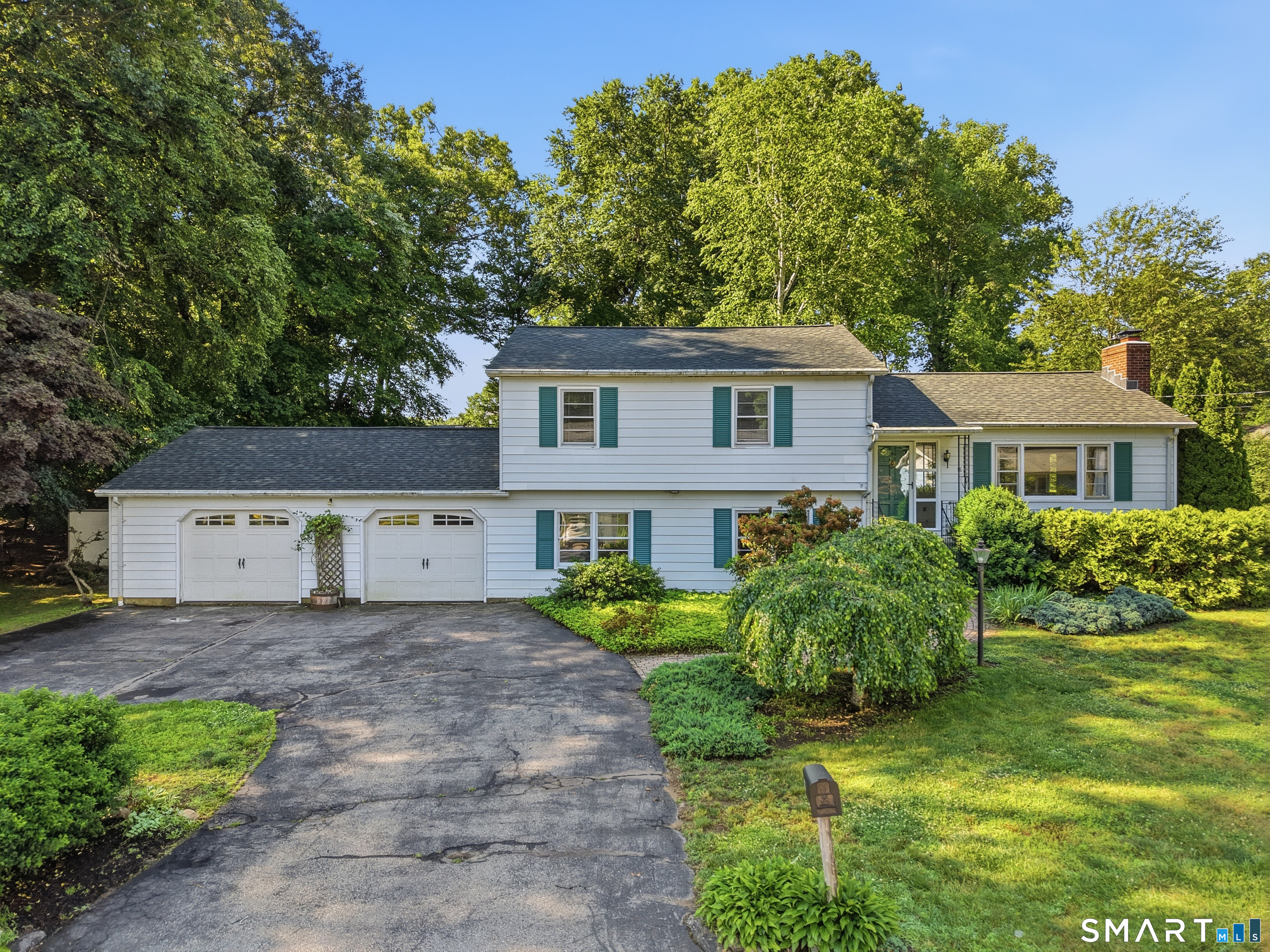 18 Oakridge Drive Ledyard CT 06335