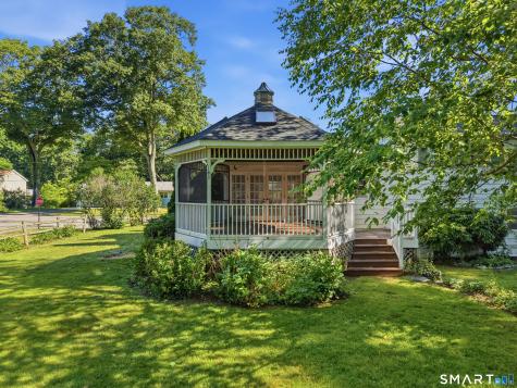 18 Oakridge Drive Ledyard CT 06335
