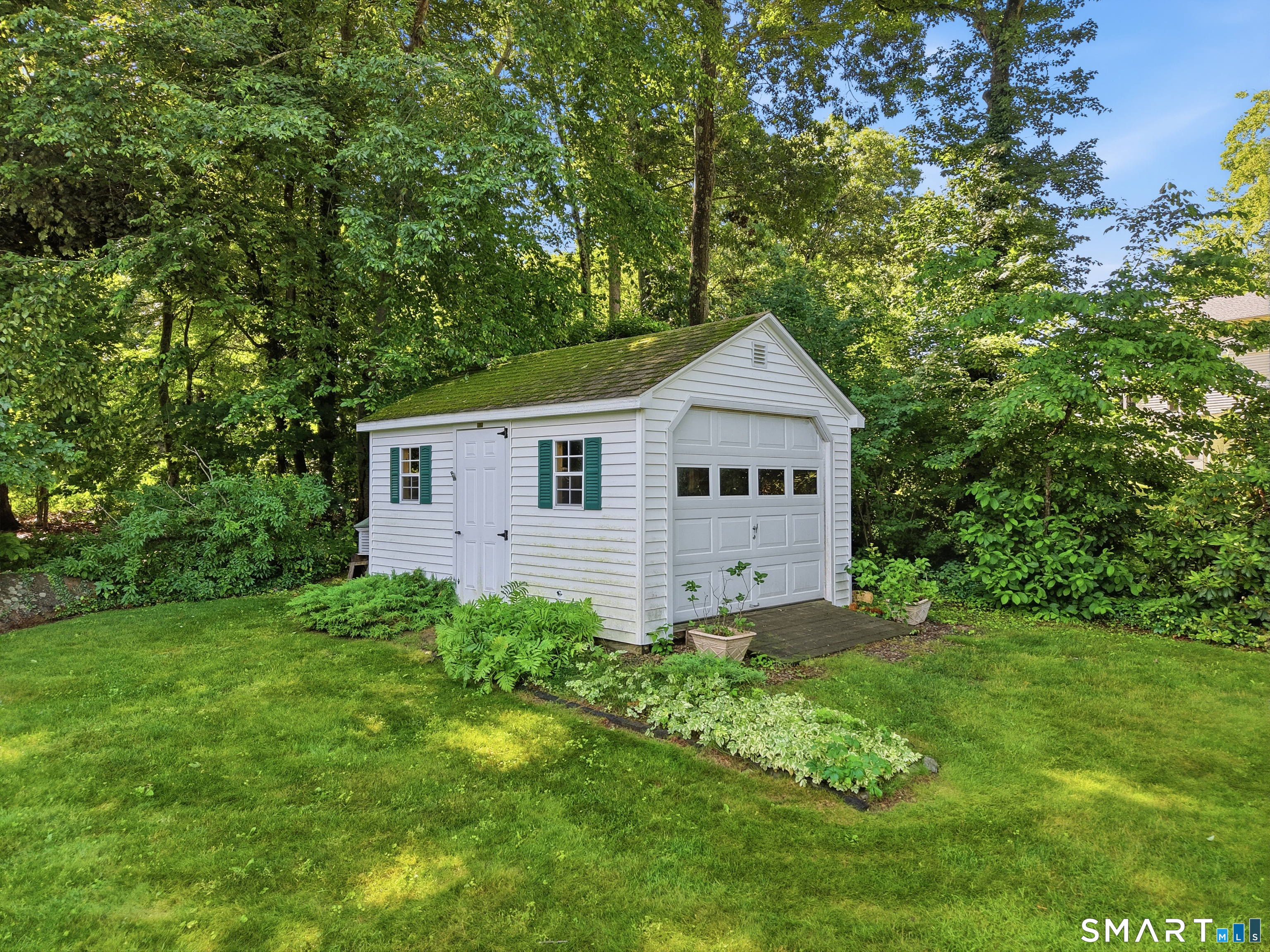 18 Oakridge Drive Ledyard CT 06335