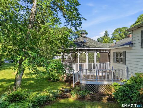 18 Oakridge Drive Ledyard CT 06335