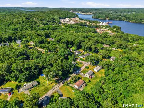 18 Oakridge Drive Ledyard CT 06335