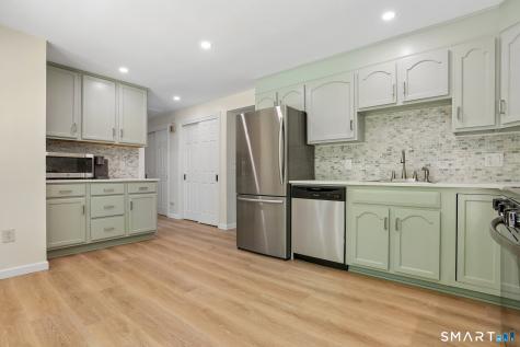 29 Ravenwood Road North Stonington CT 06359