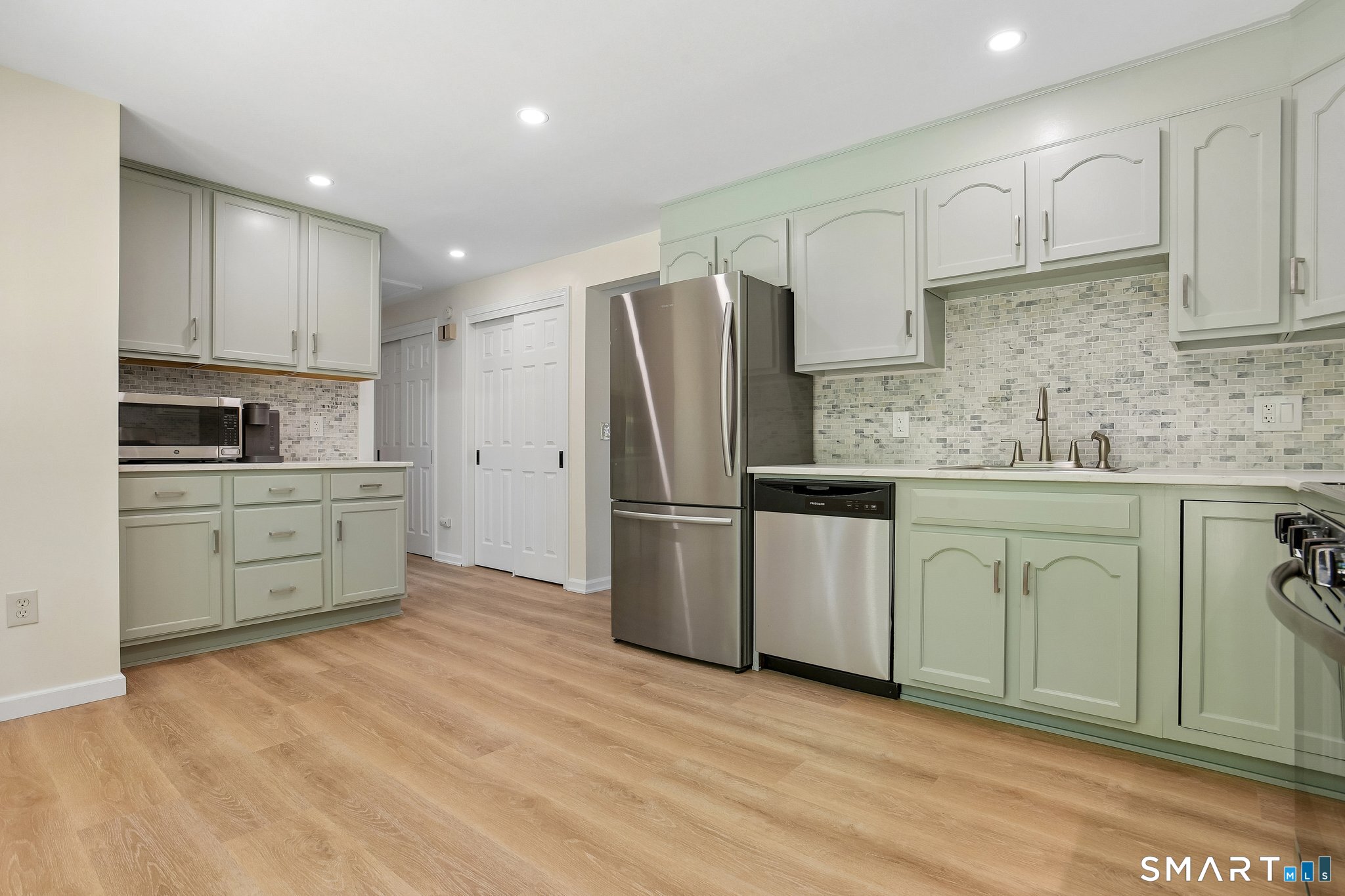29 Ravenwood Road North Stonington CT 06359