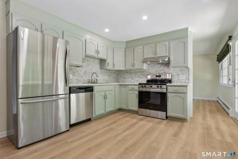 29 Ravenwood Road North Stonington CT 06359