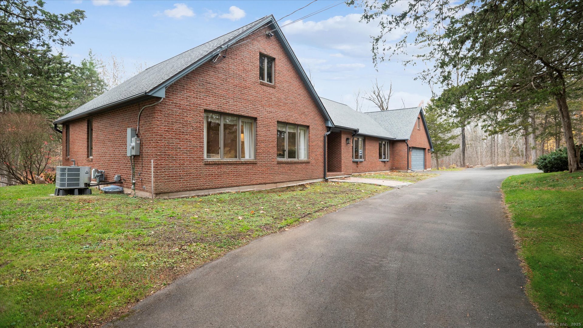 63 Duncaster Road Bloomfield CT 06002