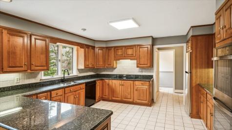 63 Duncaster Road Bloomfield CT 06002