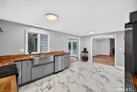 13 Greentree Drive East Lyme CT 06333