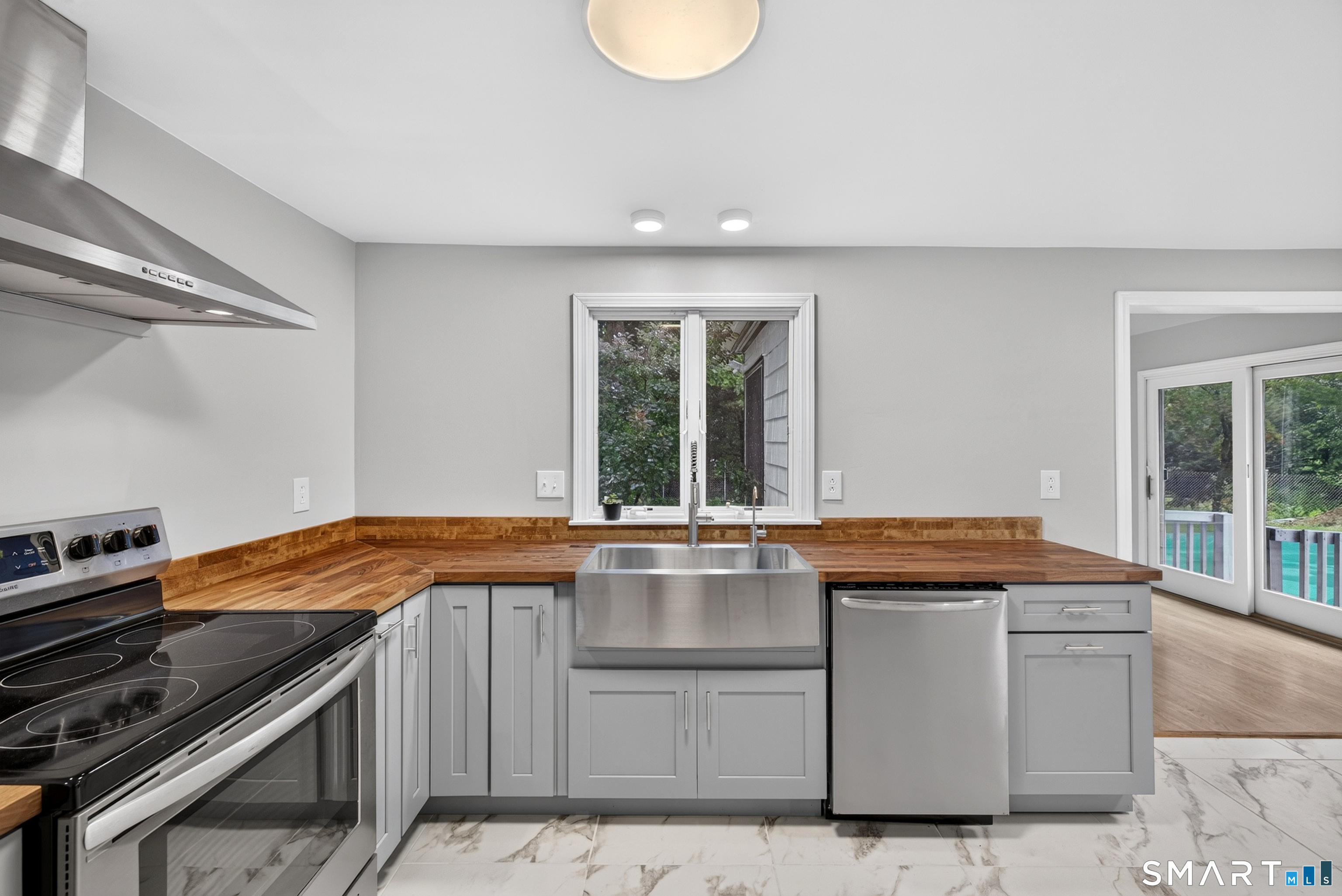 13 Greentree Drive East Lyme CT 06333