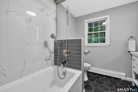 13 Greentree Drive East Lyme CT 06333