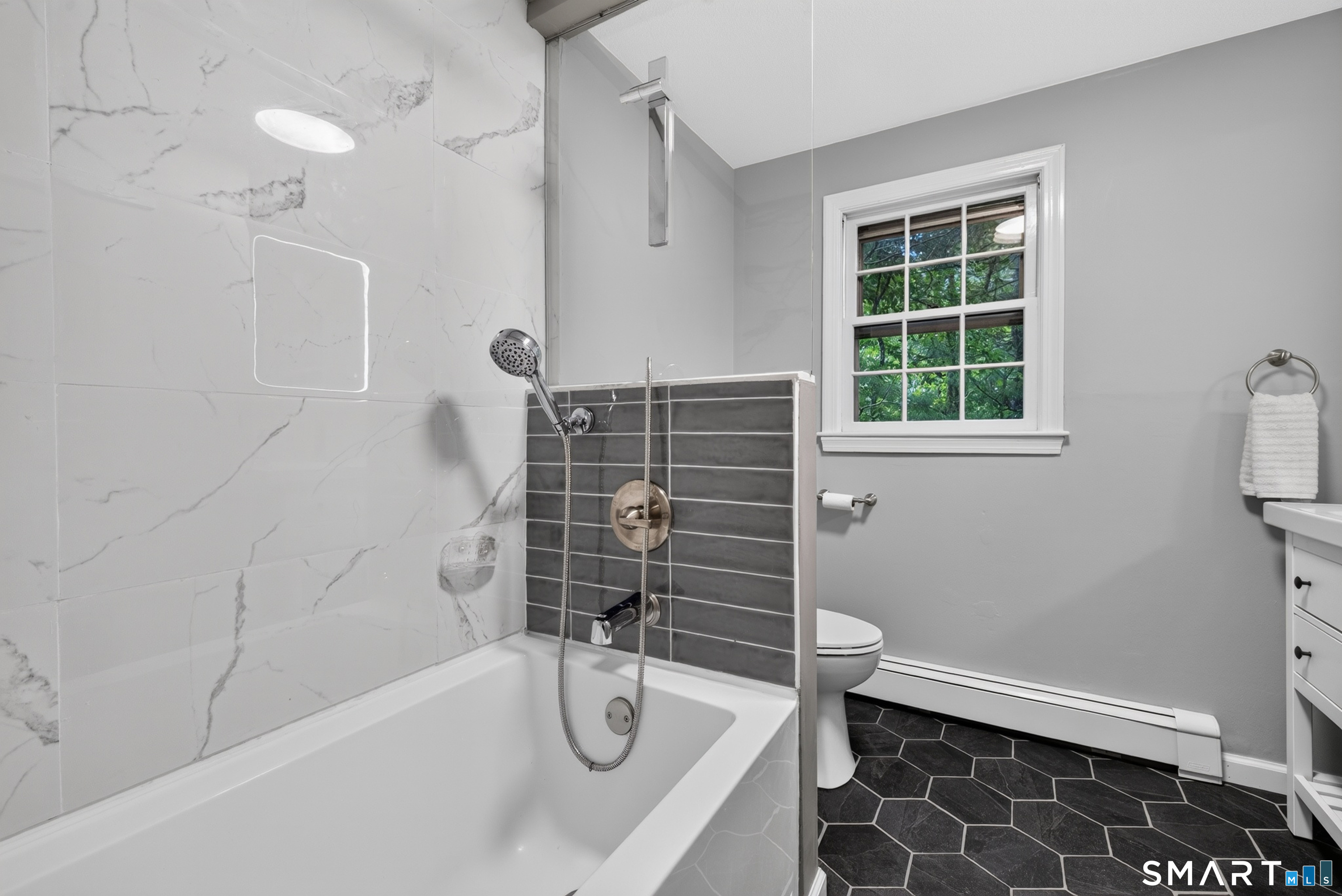 13 Greentree Drive East Lyme CT 06333