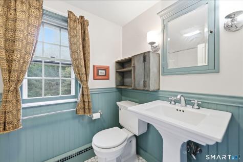8 Canton Road Simsbury CT 06092