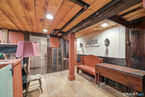 8 Canton Road Simsbury CT 06092