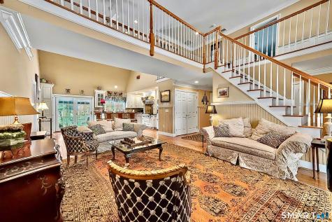 19 Hillview Lane Woodbury CT 06798