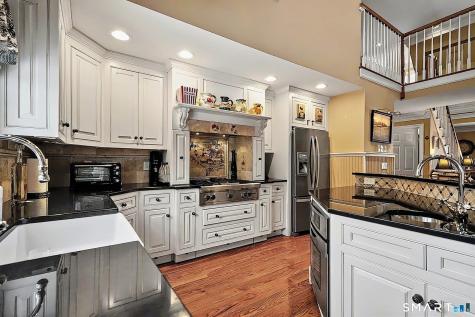 19 Hillview Lane Woodbury CT 06798