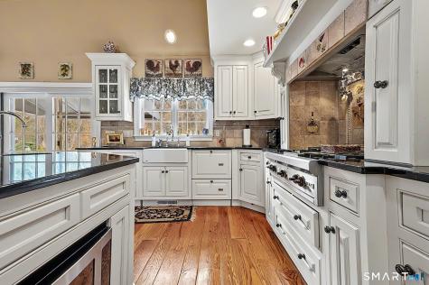 19 Hillview Lane Woodbury CT 06798