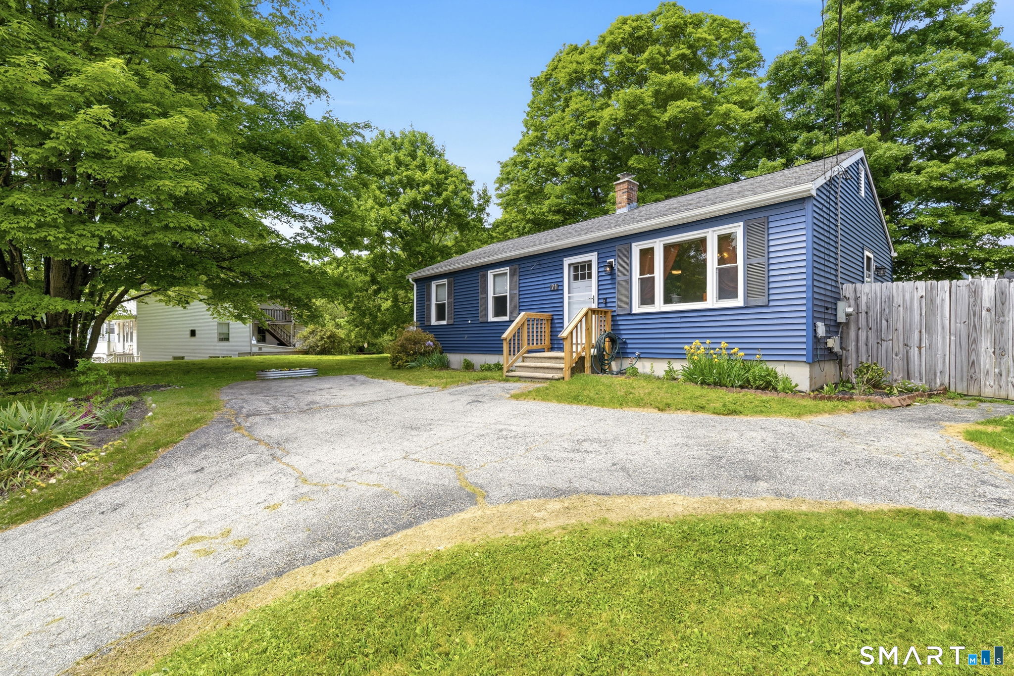71 Smith Street Putnam CT 06260
