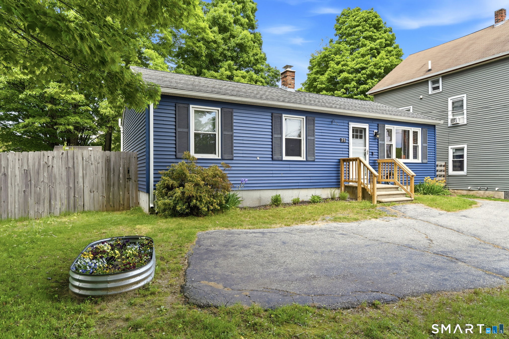 71 Smith Street Putnam CT 06260