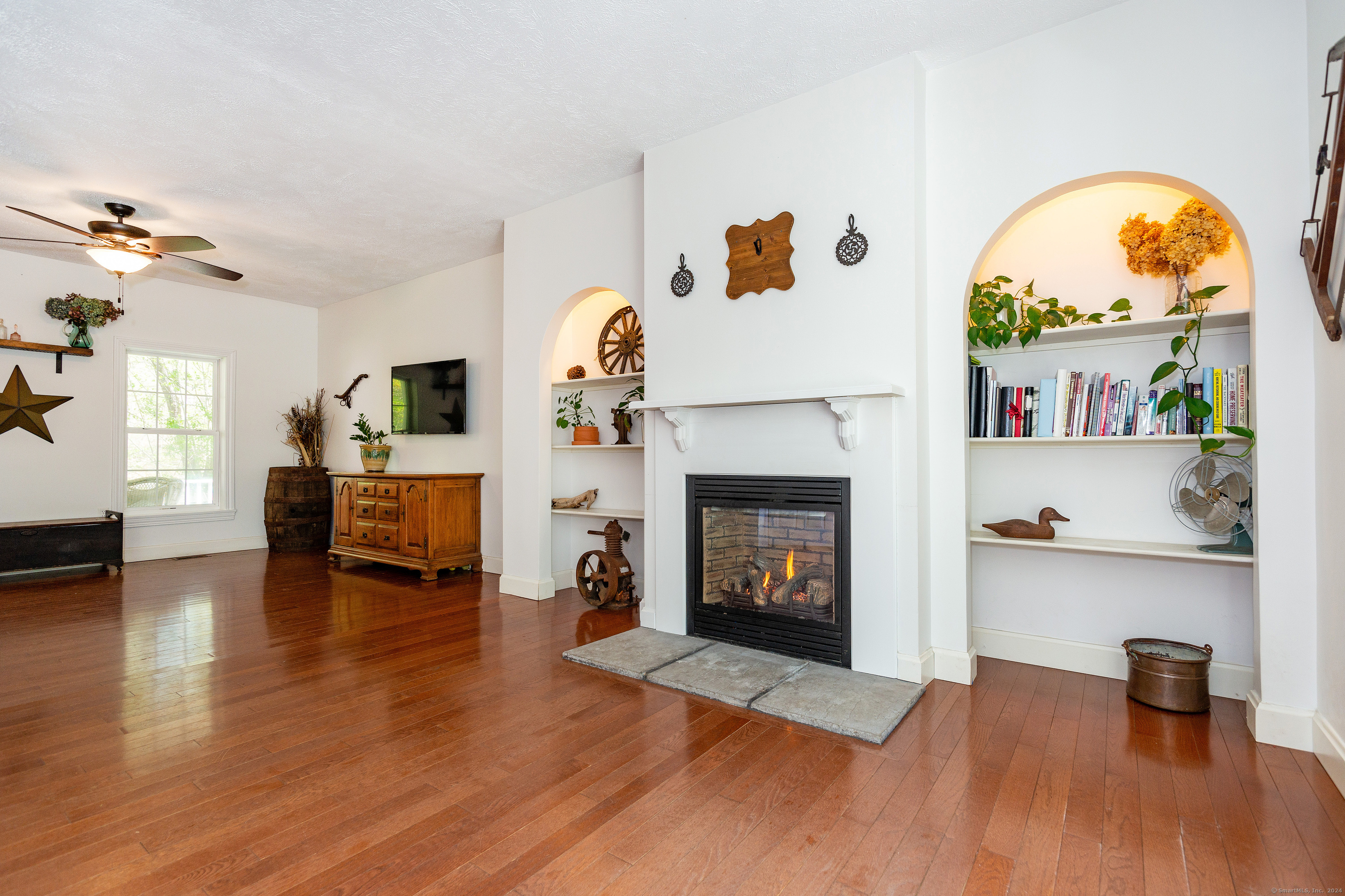 127 Massapeag Road Montville CT 06382