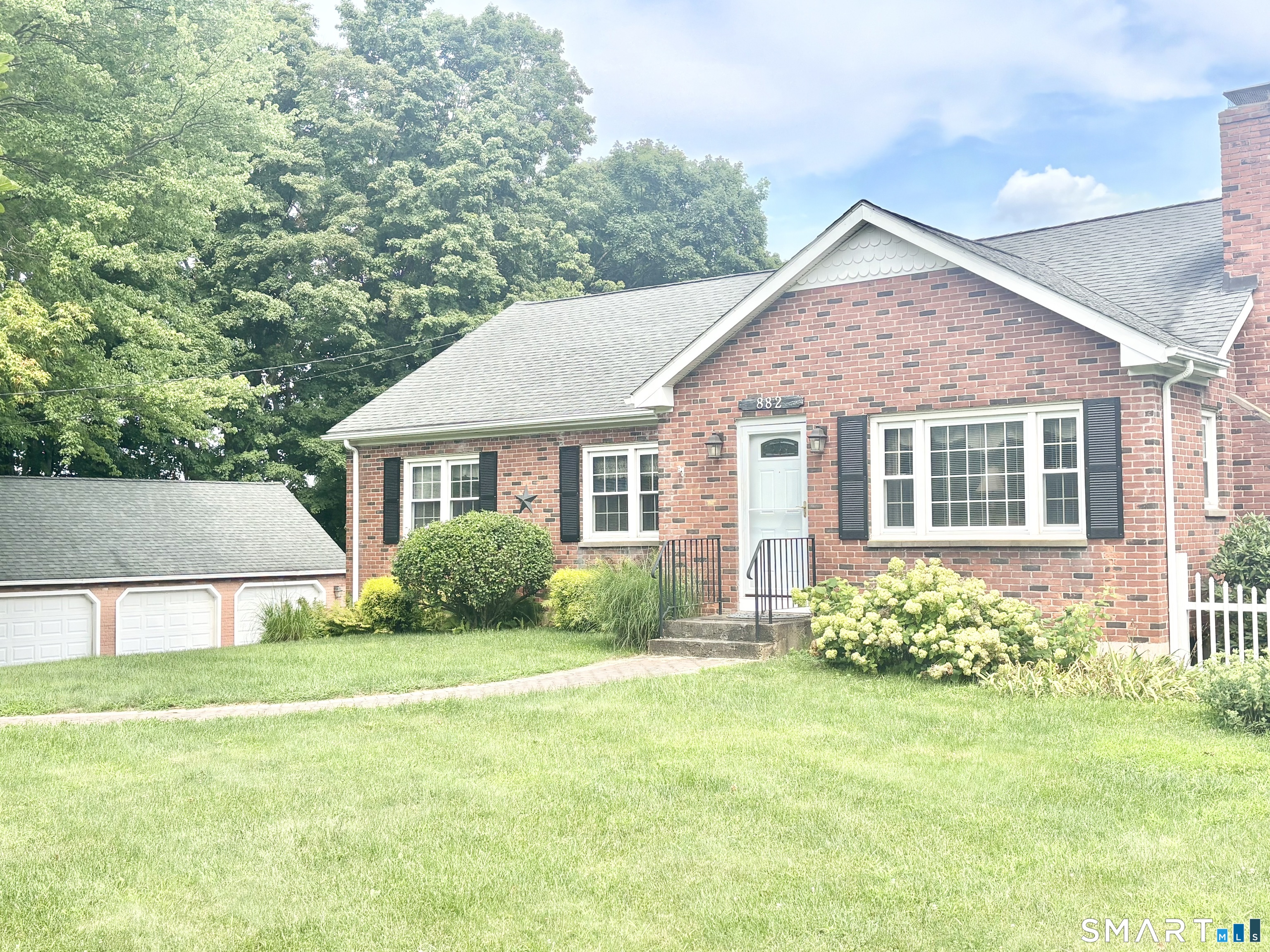 882 Avery Street South Windsor CT 06074