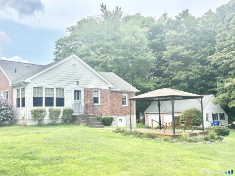 882 Avery Street South Windsor CT 06074