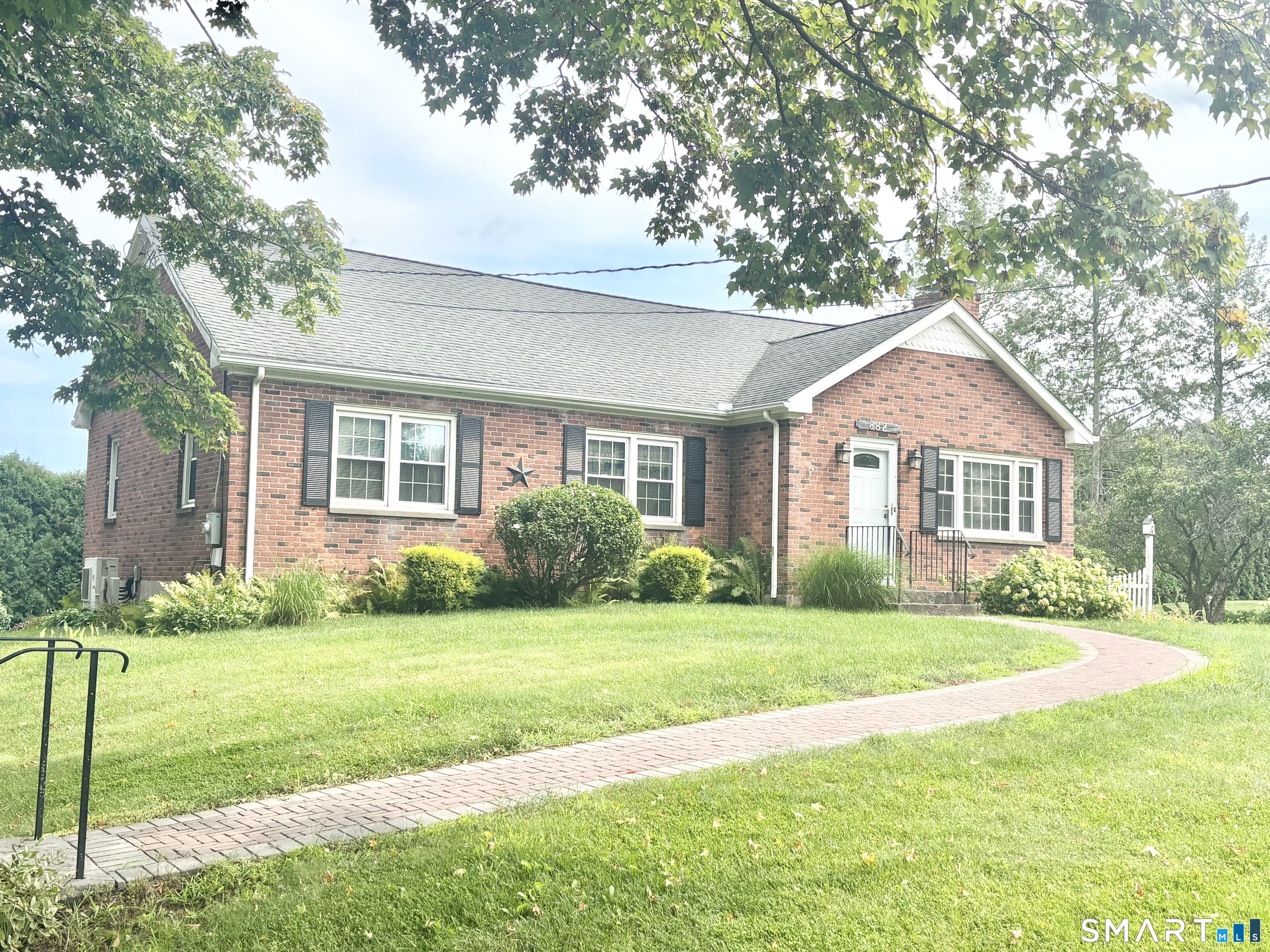 882 Avery Street South Windsor CT 06074