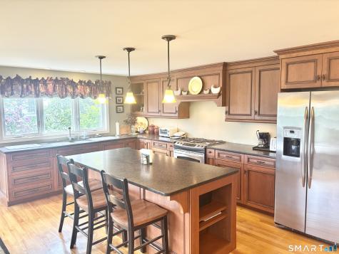 882 Avery Street South Windsor CT 06074