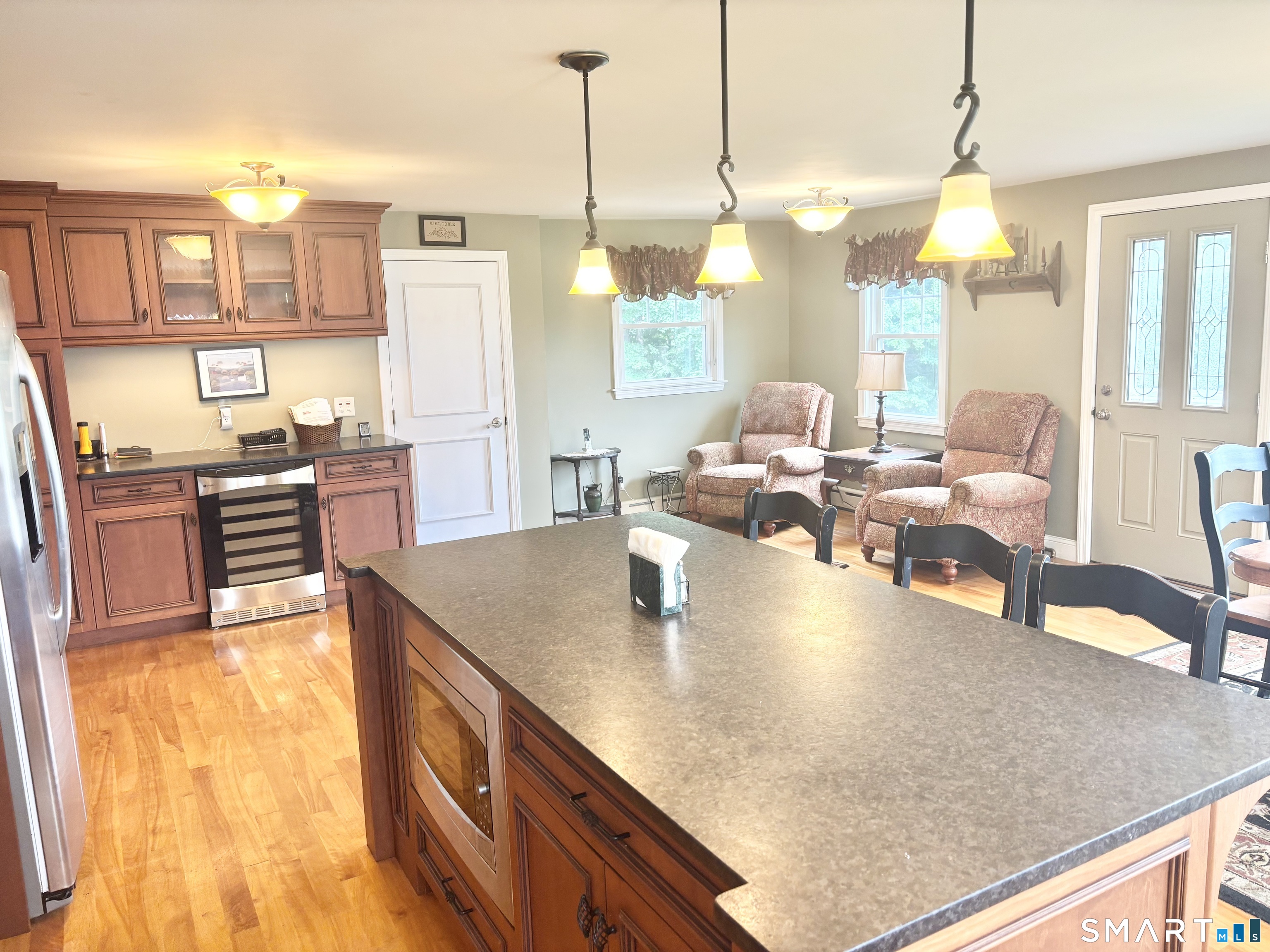 882 Avery Street South Windsor CT 06074