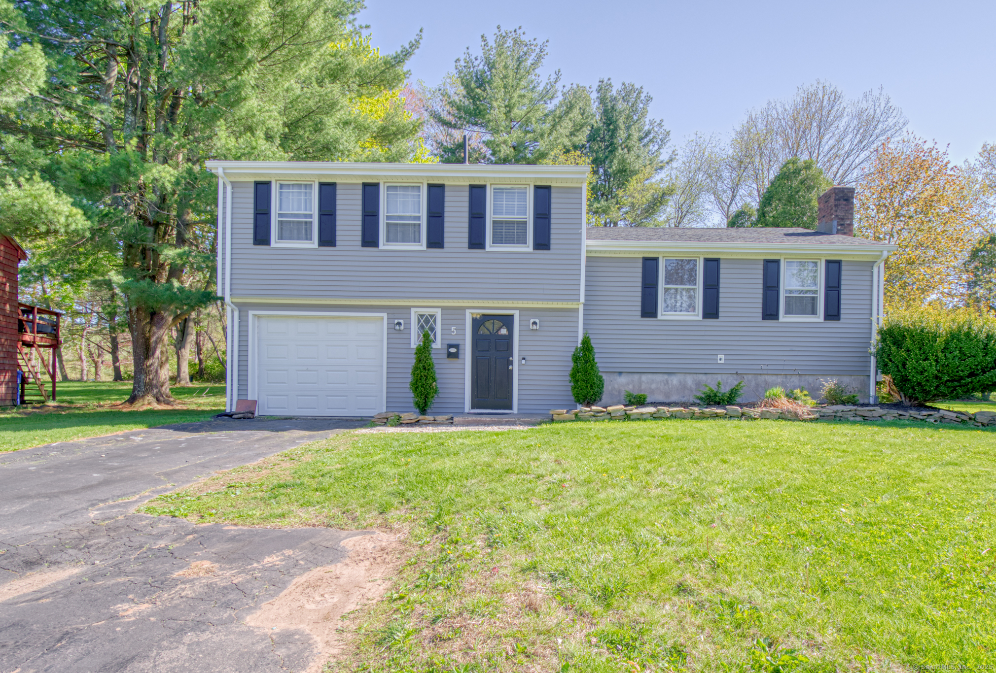 5 Blue Orchard Drive Middletown CT 06457