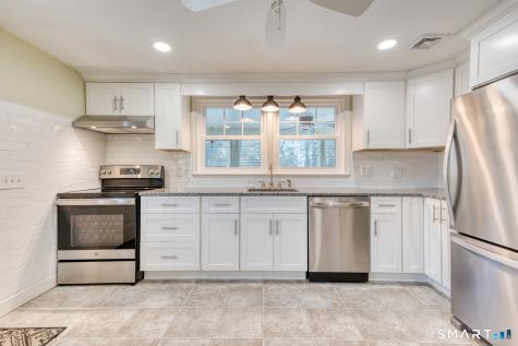 155 Holland Lane East Hartford CT 06118