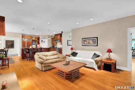 4 Bishop Road Oxford CT 06478