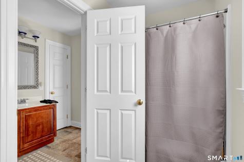 4 Bishop Road Oxford CT 06478