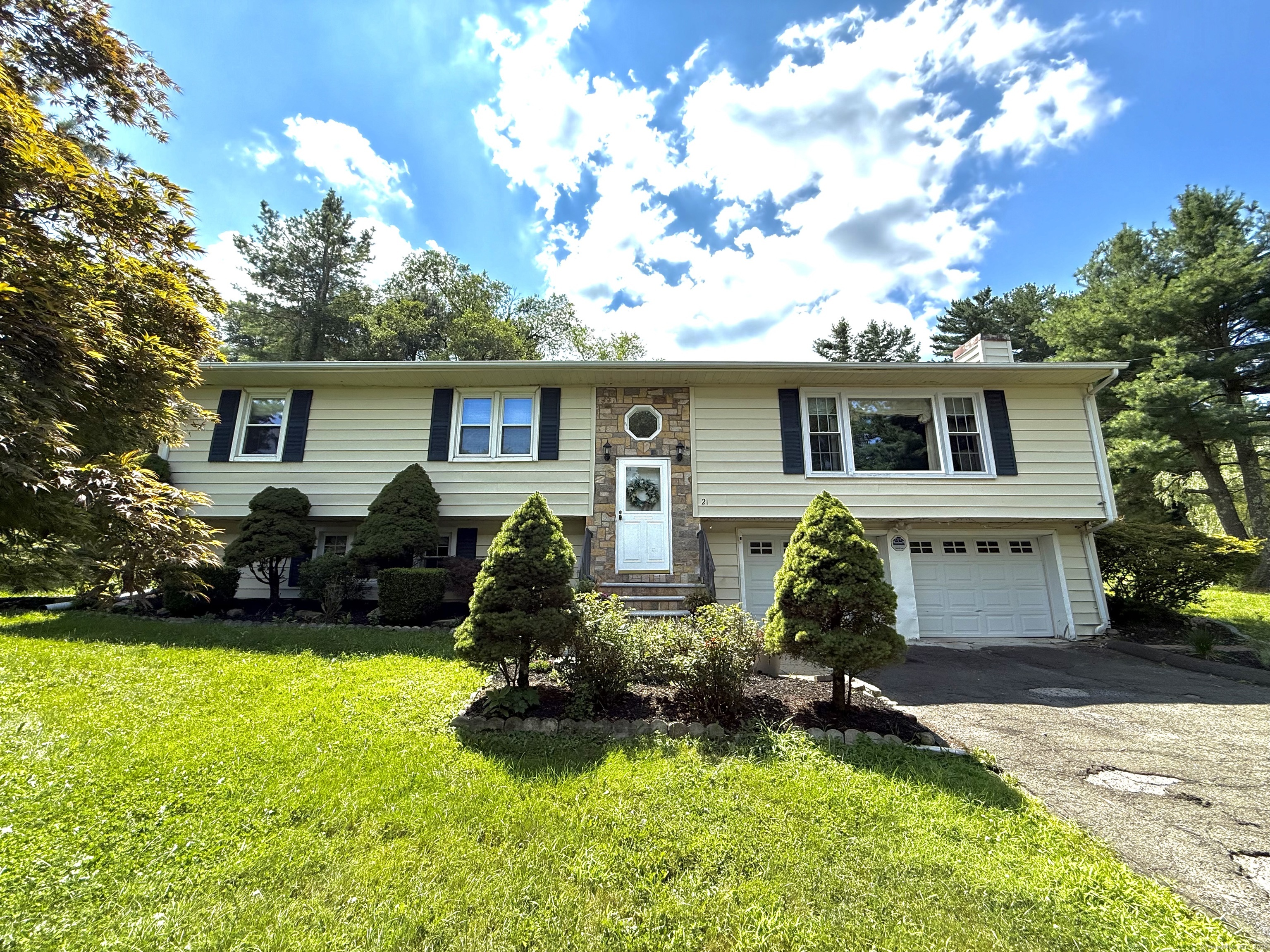 21 Kingswood Road Danbury CT 06811