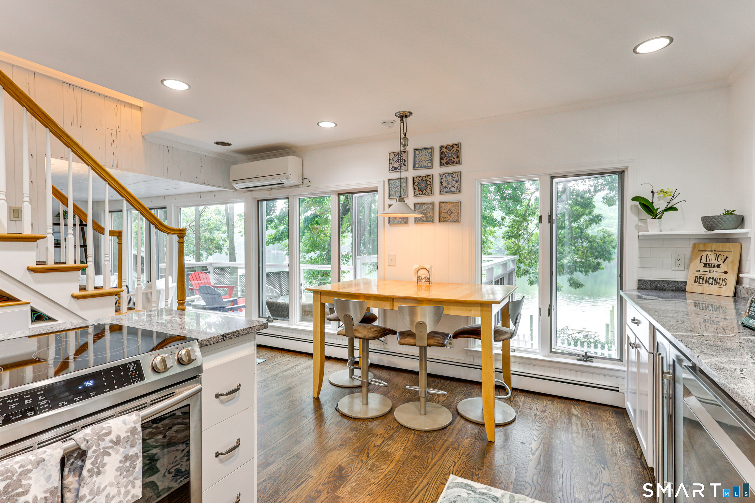 11 Stanton Street Waterford CT 06385