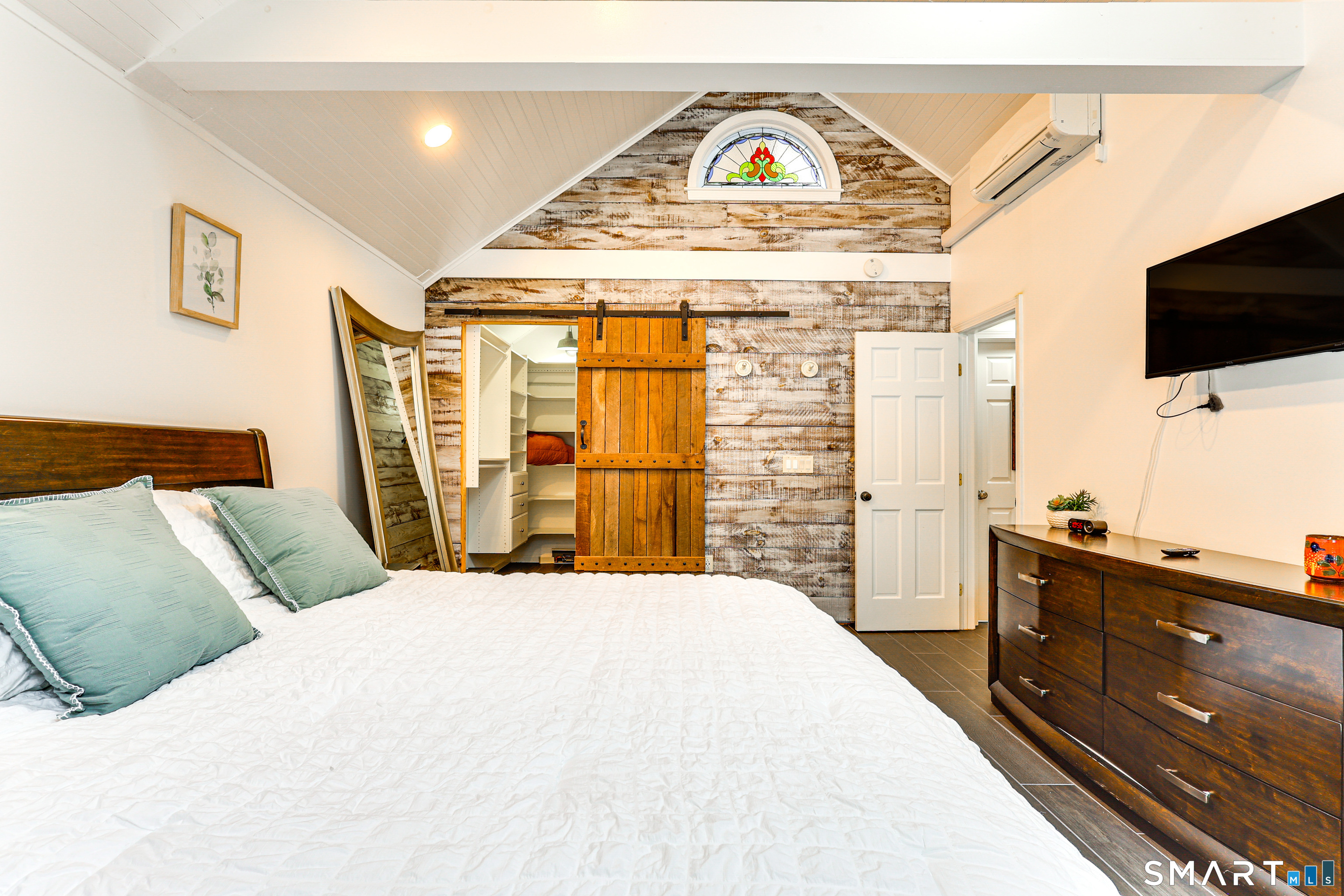 11 Stanton Street Waterford CT 06385
