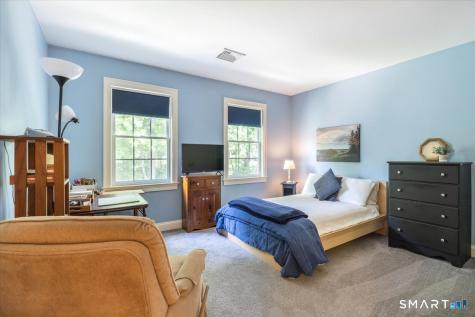 7 Pinnacle Drive Newtown CT 06470