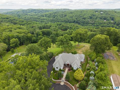 30 Daniel Trace Burlington CT 06013