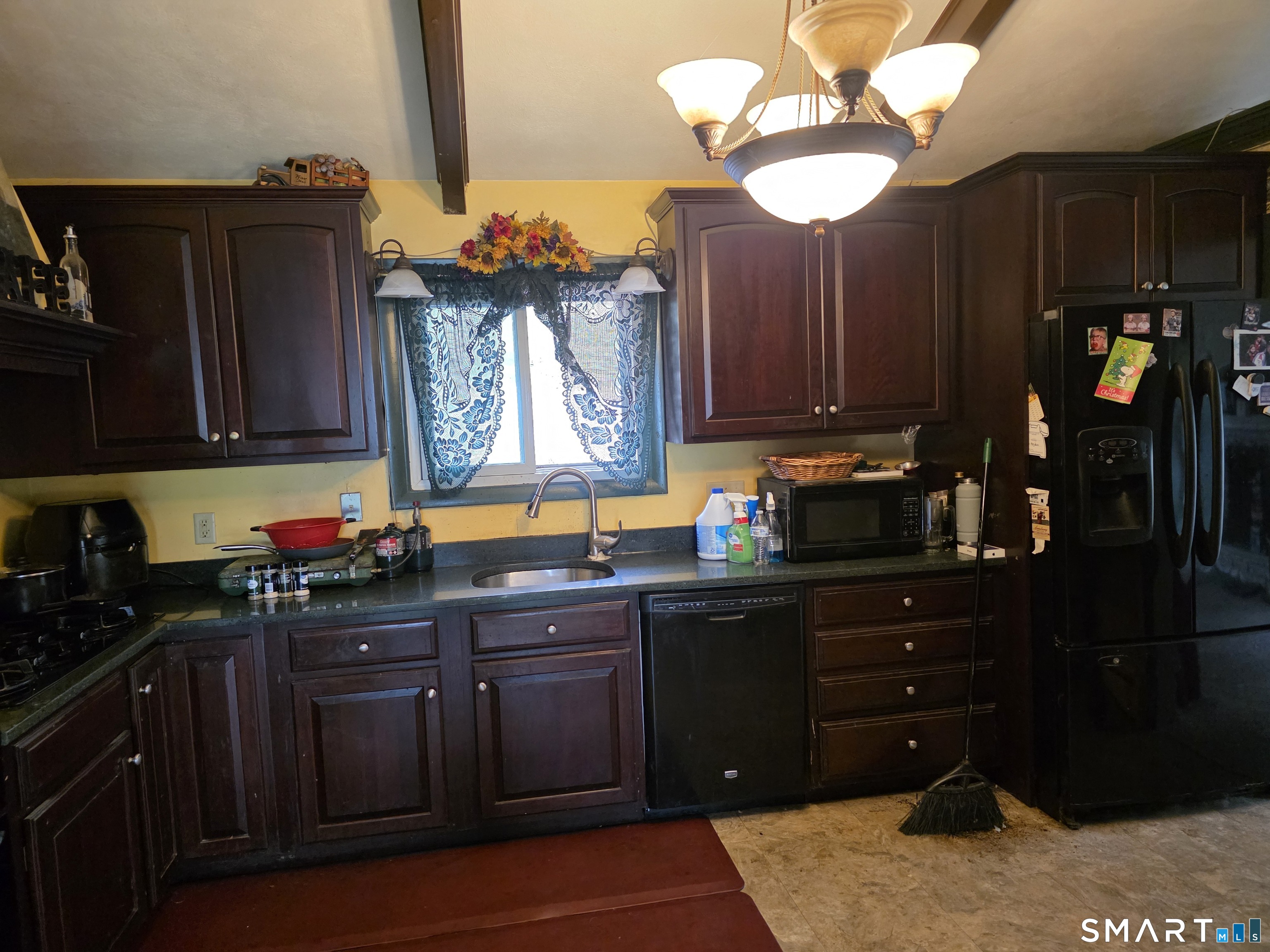9 Deerbrook Road Norwich CT 06360