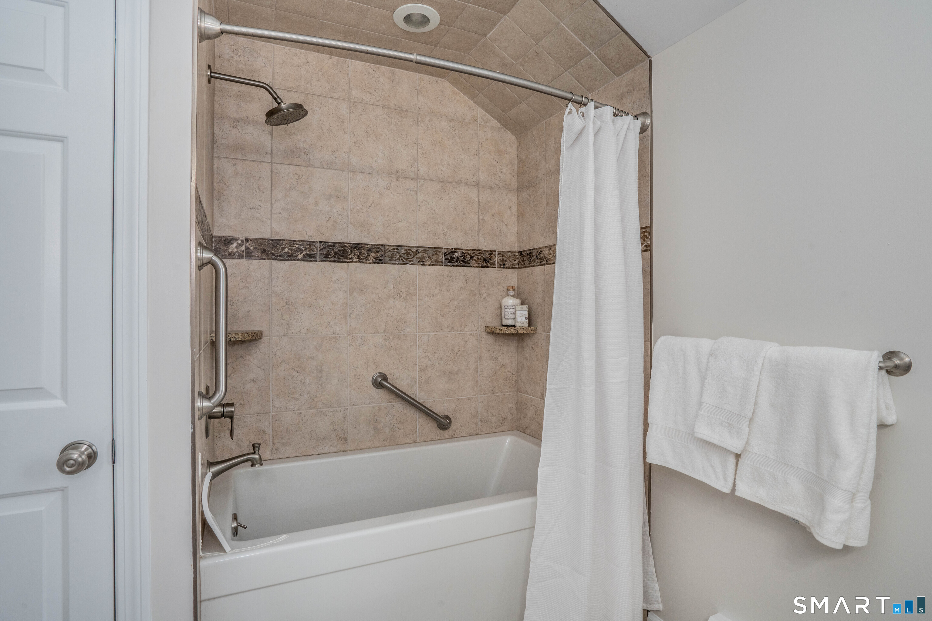 17 Michael Drive Farmington CT 06032