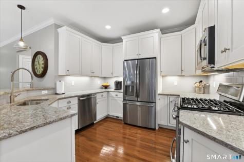 8 Carson Way Simsbury CT 06070