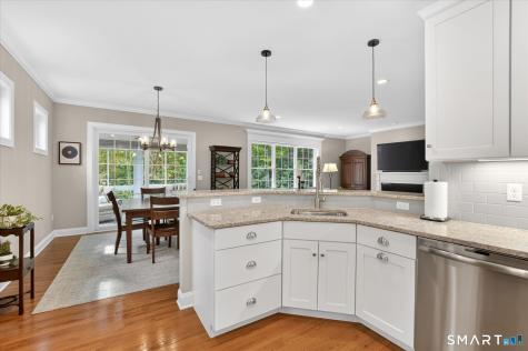 8 Carson Way Simsbury CT 06070