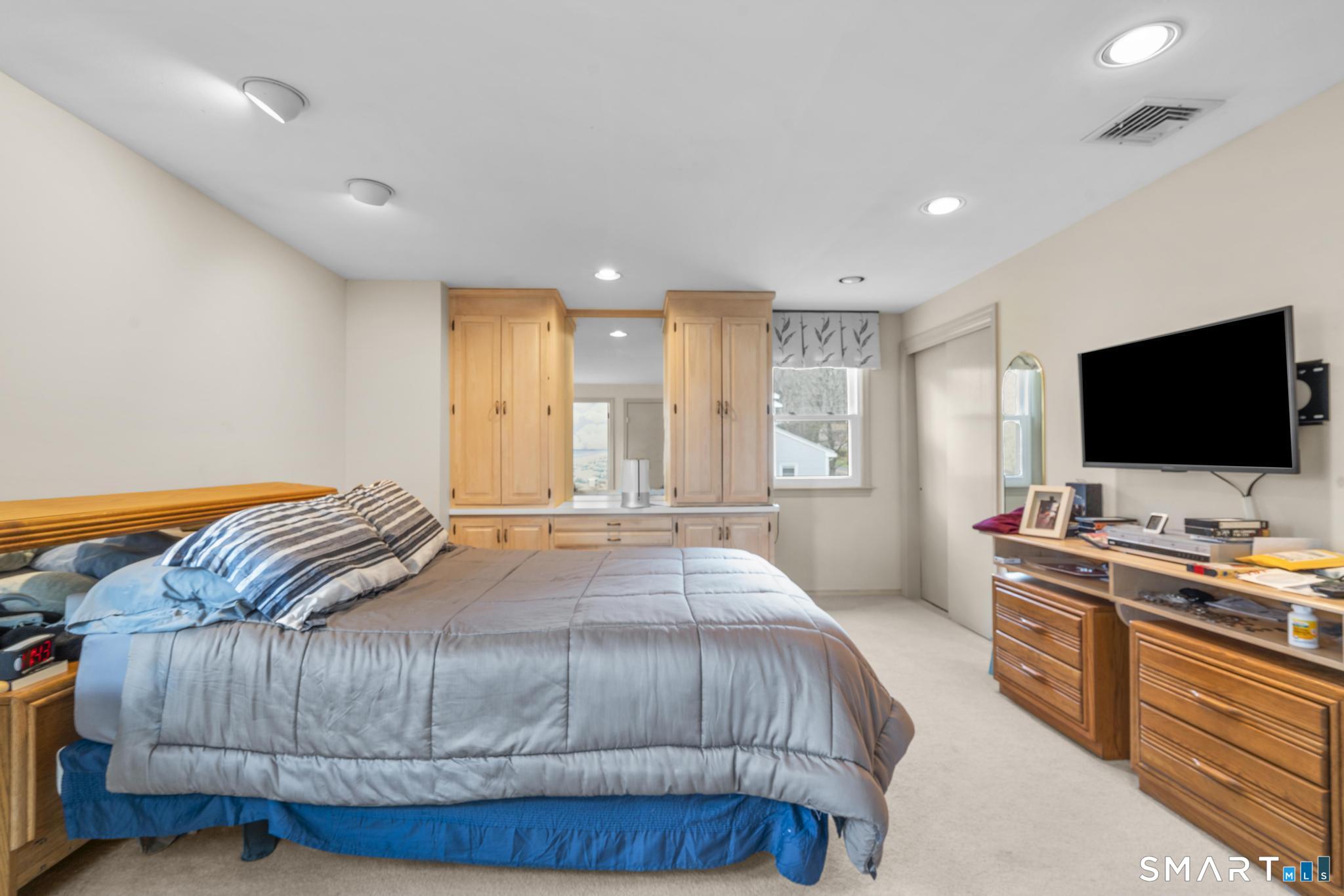 46 Burnwood Drive Bloomfield CT 06002