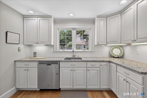 41 Greenway Street Hamden CT 06517