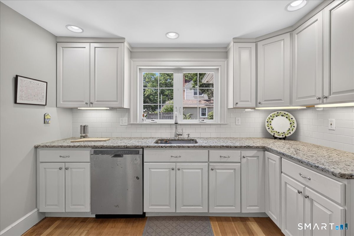 41 Greenway Street Hamden CT 06517