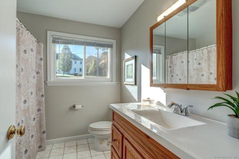 438 Foote Road Glastonbury CT 06073